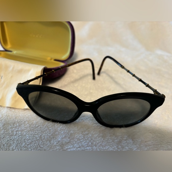 Gucci 🕶️ sale - Picture 4 of 9